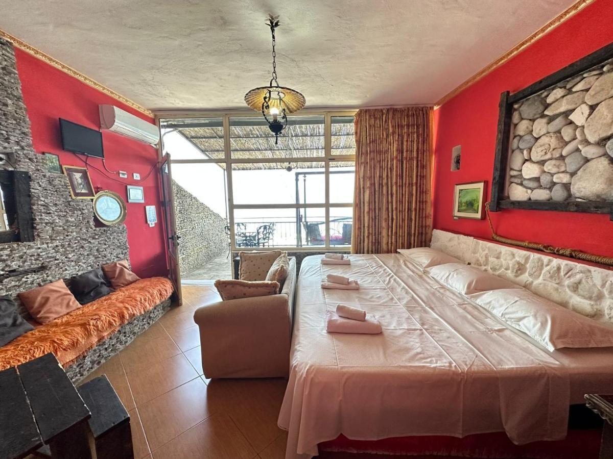 Hotel Vila "Oda E Miqve" Vlorë 외부 사진