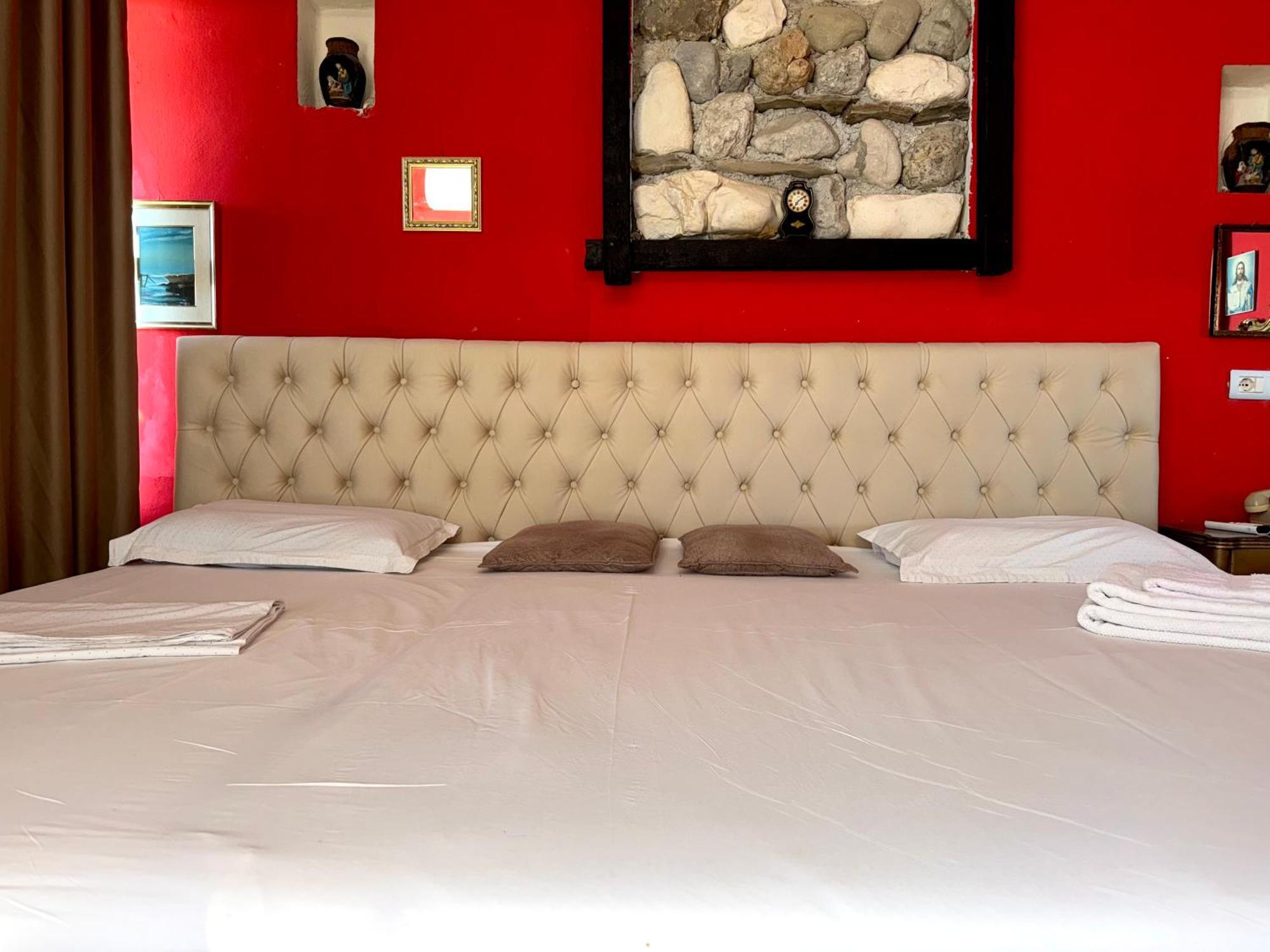 Hotel Vila "Oda E Miqve" Vlorë 외부 사진