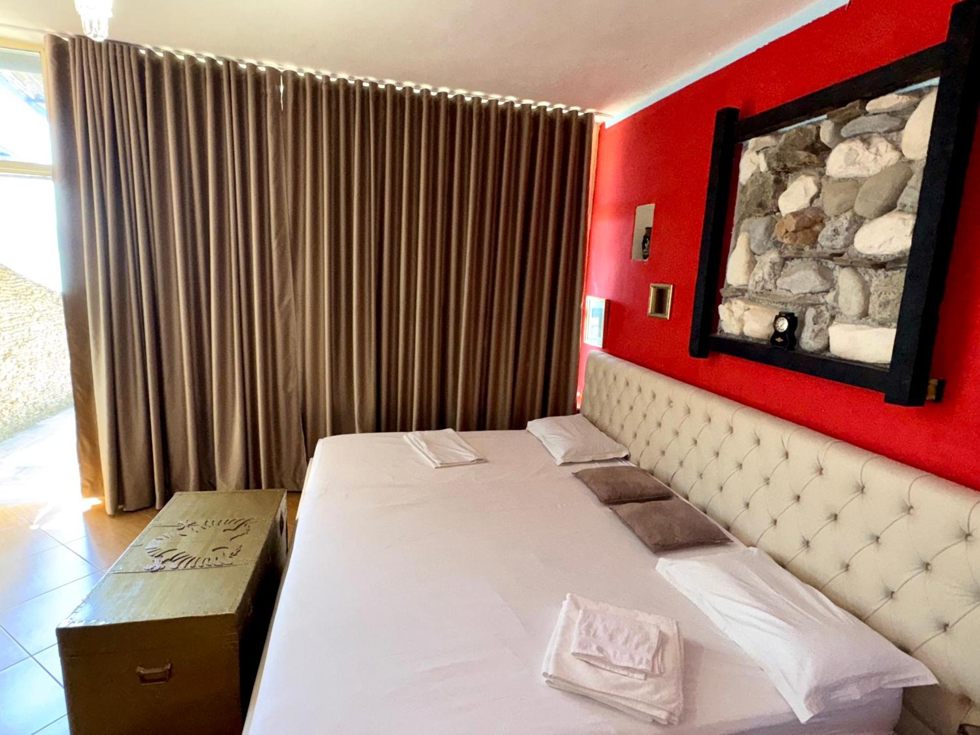 Hotel Vila "Oda E Miqve" Vlorë 외부 사진