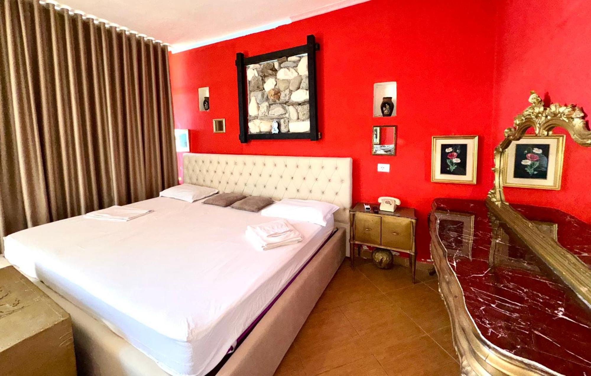 Hotel Vila "Oda E Miqve" Vlorë 외부 사진